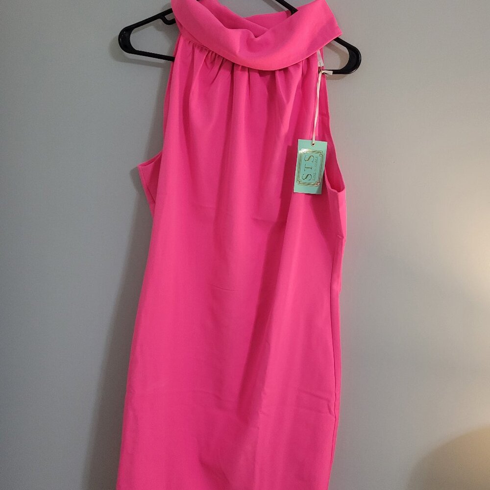 SAIL TO SABLE, Large, bright pink dress